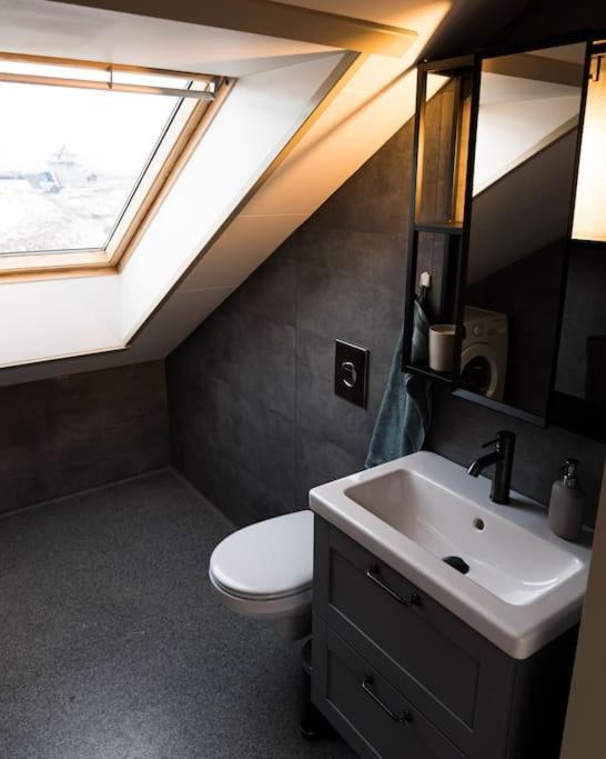 Scenic Penthouse - Ocean View & Skylight Windows Apartment Siglufjordur Ngoại thất bức ảnh