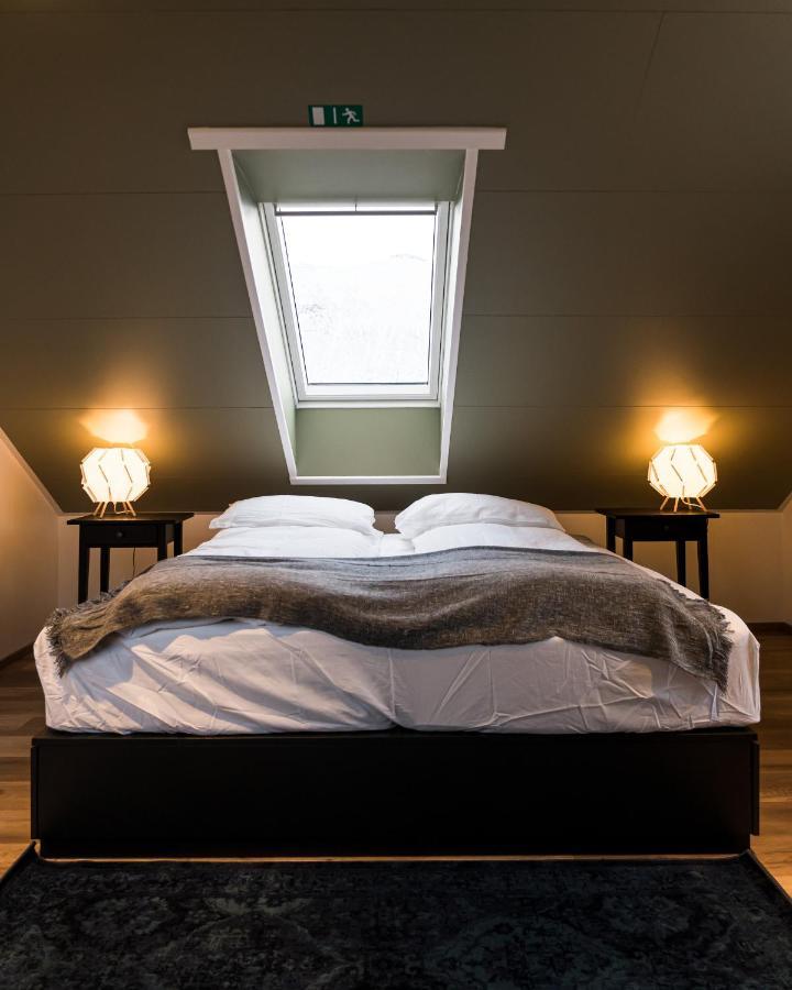Scenic Penthouse - Ocean View & Skylight Windows Apartment Siglufjordur Ngoại thất bức ảnh